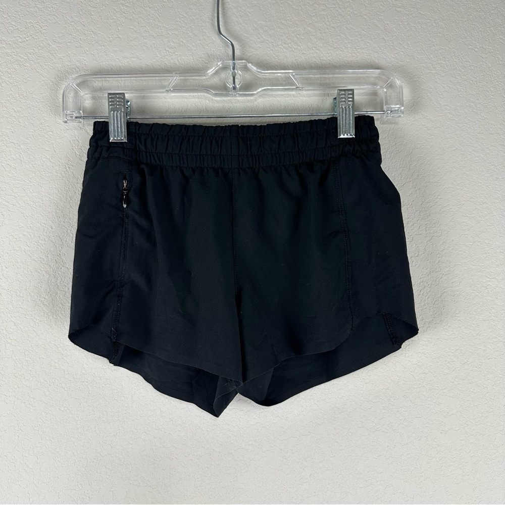 Athleta Girl Girl’s Black Heart The Hustle 2.5” Athletic Shorts Size Medium 8-10